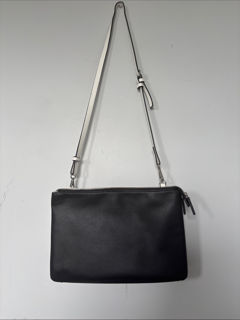 Zara (trafaluc ) Black Crossbody Leather Shoulder Bag with White Strap